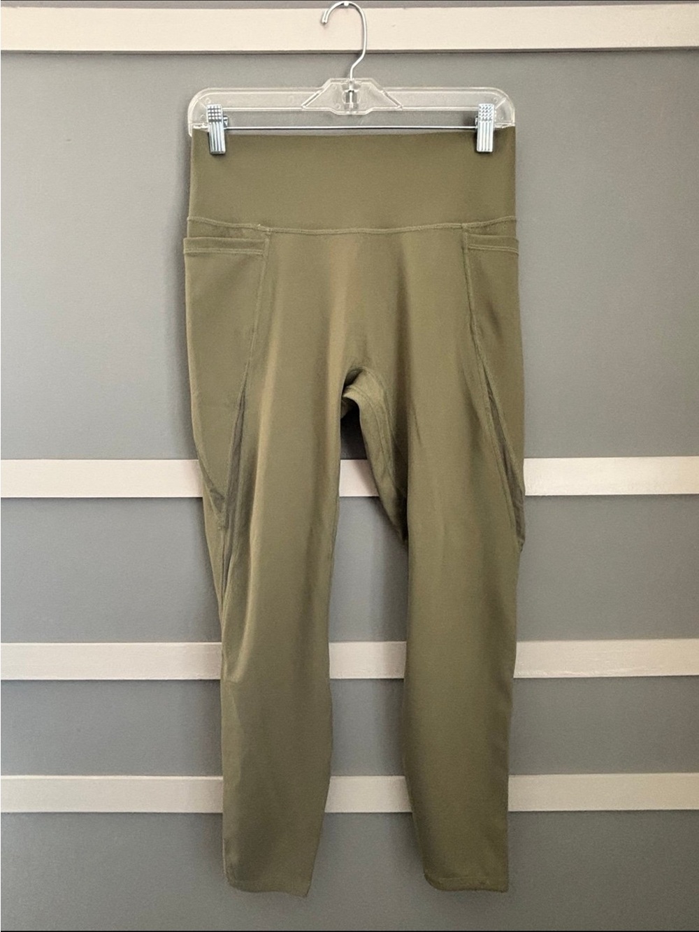HALARA Olive Green and Charcoal Two-Tone Active Leggings